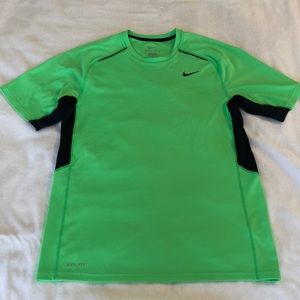Nike Shirt men’s SZ Medium